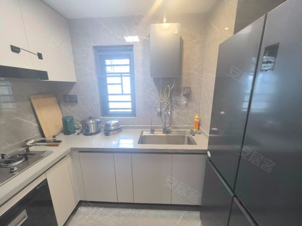 南宁良庆五象大道阳光城光明未来悦高品质小区，全屋空调定制衣柜，包物业费，可拎包入住！出租房源真实图片