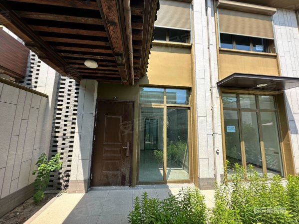 山湖城花园湖畔小院