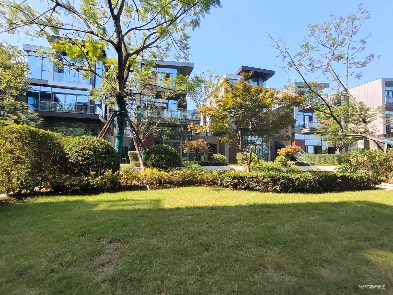 麓湖生态城芸台漫汀(别墅)二手房,3500万,6室3厅,5卫,420平米-成都