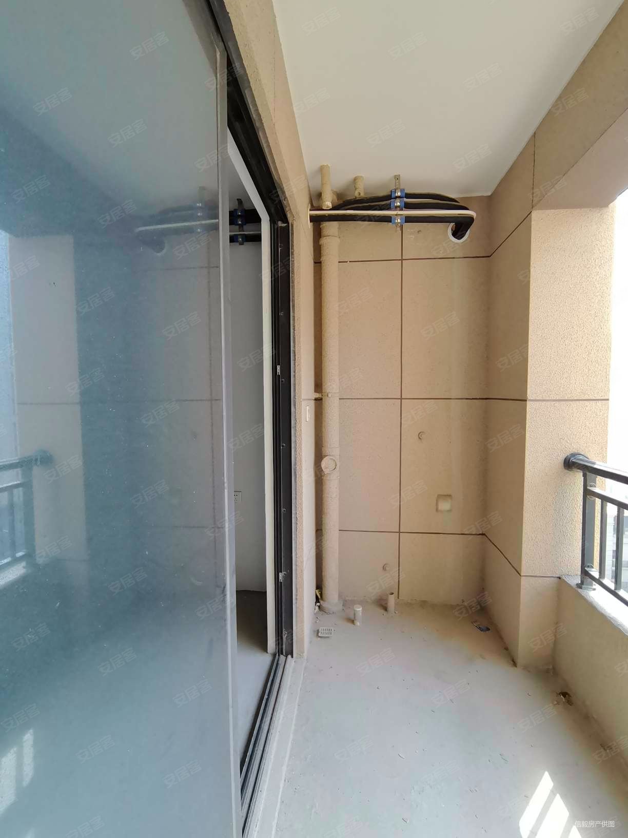特房莱昂公馆(一期)3室2厅1卫89㎡南北140万
