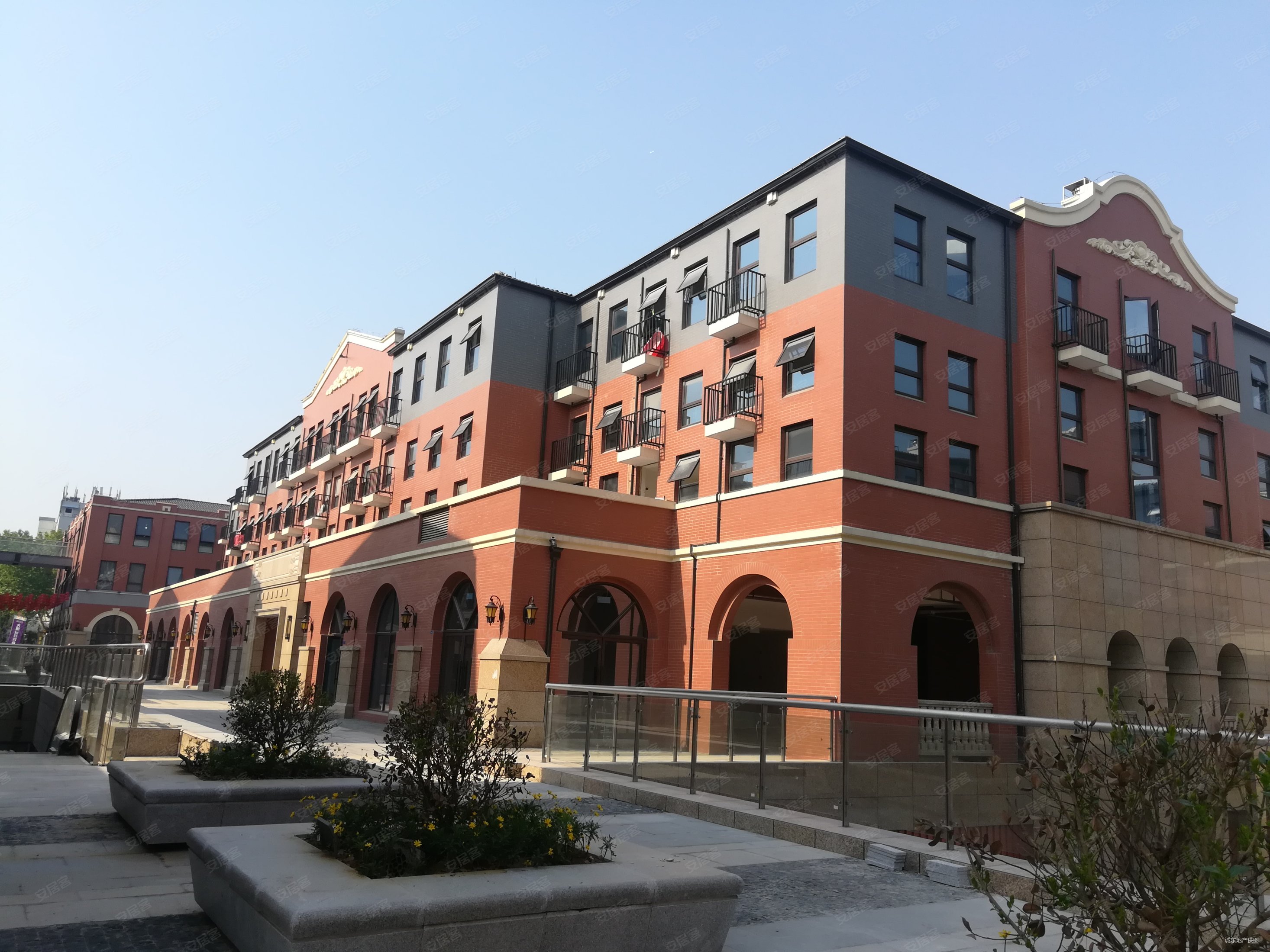 紫金山下钟鼎山庄楼层好精装修拎包入住急售带院子