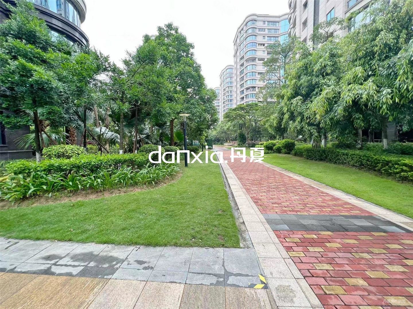 使用300平 源昌宝墅湾 挑空豪装楼中楼 看中庭 一梯两户