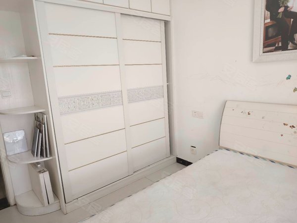 急租睿智禧园商品房紧邻高新一中两室两厅精装家具家电齐全随时看