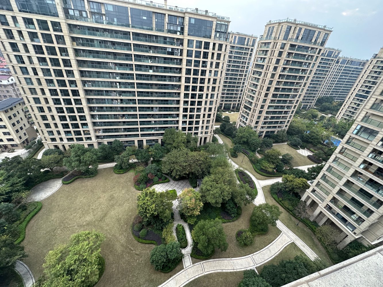 降价80万急售海棠花苑全新精装未入住有车位看房方便