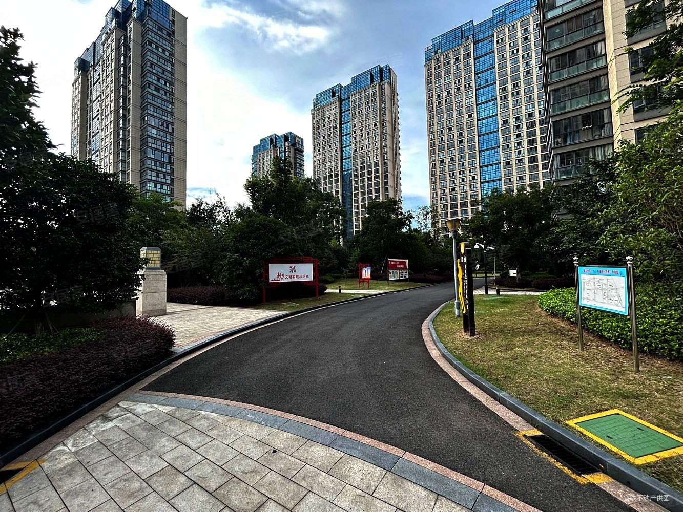 无锡房产网>无锡二手房>宜兴二手房>宜城二手房>优湖美地>