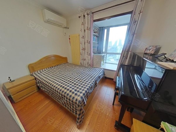 青岛市南江西路金华公寓精装套三 楼下地铁 位置好 套三出租  电梯房