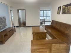 桂林灵川灵川城区千年桂林对面,三房两厅两卫,南北通透,家具家电齐全,停车免费出租房源真实图片