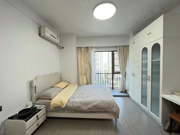 西雅学校旁 梅溪华府 精装1房 储物间多 自住装修出租房源真实图片