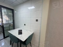 泰兴泰兴市区复兴路城中 国庆新村七区 2室2厅1卫 精装修 南北通透 80平出租房源真实图片