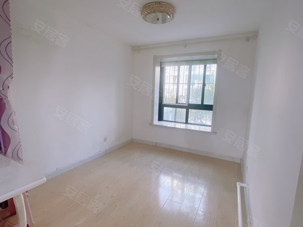 青岛胶州上合经济开发区万通花苑近海尔卡奥斯!低楼层!