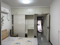 金丰易居 一楼 出租 1室1厅 精装修 拎包入住 家电齐全