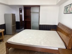 苏州常熟市区方塔街精装修,一室品牌家具,家电齐全,拎包入住,看房有钥匙出租房源真实图片
