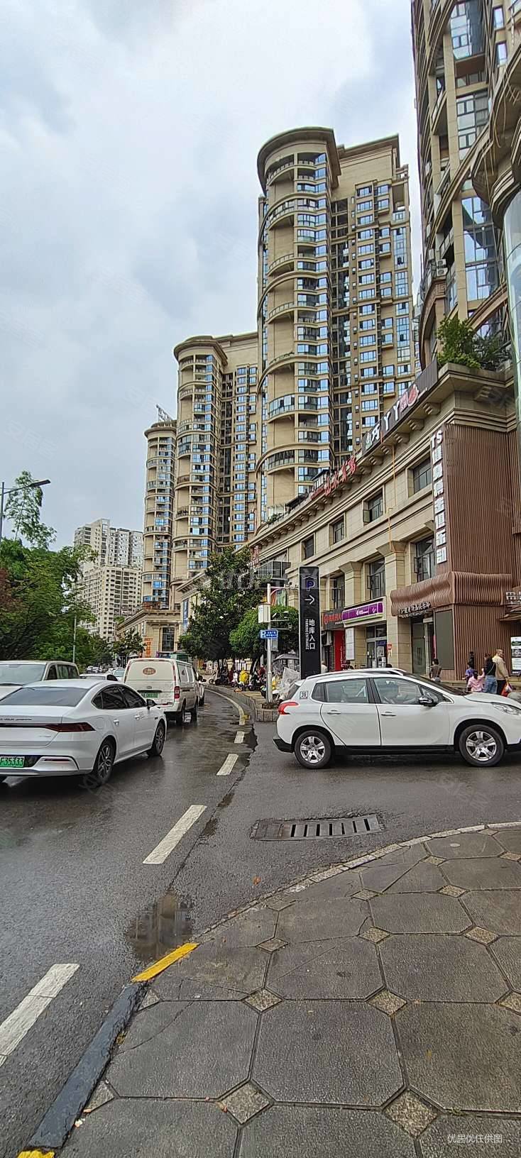 龙湾国际二期精装修拎包入住160万