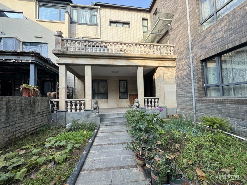 西安房产网>西安二手房>曲江新区二手房>雁南四路二手房>曲江华府