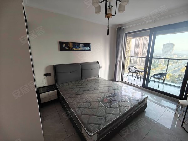 宁波慈溪慈溪银泰江岸臻园江岸臻园 3室2厅2卫 南北通透 电梯房 精