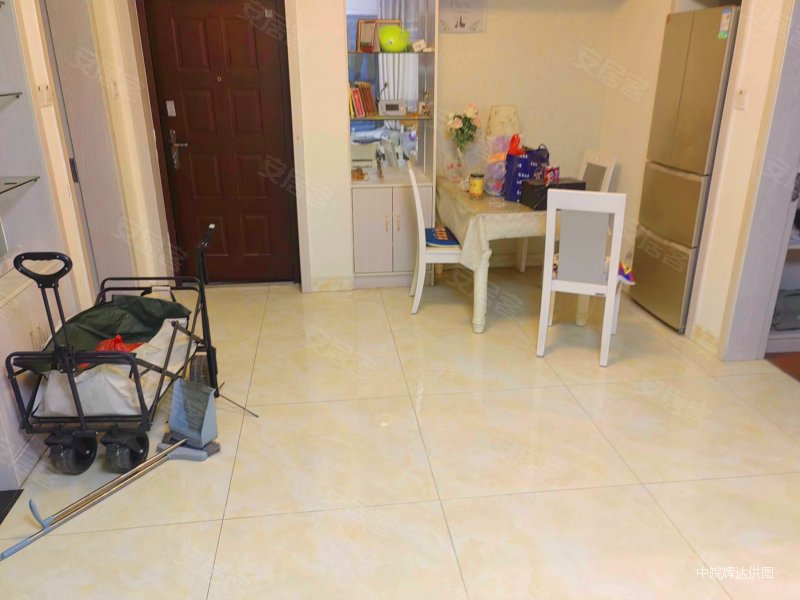 骆岗中央公园对面信达银杏尚郡三室两厅中高楼层诚心出售