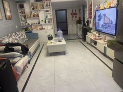 沂南城区君悦购物广场拎包即住！鸿运家园97三室一厅 5楼小高层年租15000出租房源真实图片