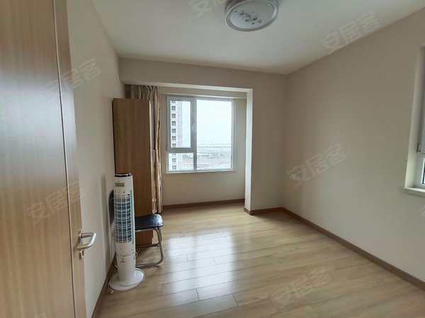 大连金州金州周边万科翡翠之光万科翡翠之光 3室2厅2卫 精装修 家电家具齐全 拎包入住出租房源真实图片