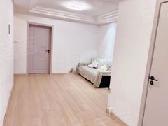 丹东元宝新柳步行街金海永安花园 电梯7楼 精装二室 包取暖物业 有空调 拎包住出租房源真实图片