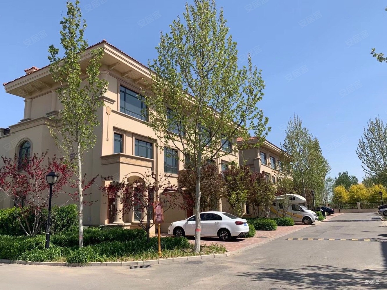 国瑞生态城瑞景墅!联排别墅!带前后花园!带露台!带地下室!