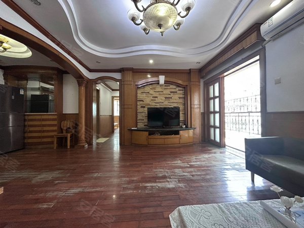 深圳罗湖黄贝岭海珑华苑新上 地铁站口 精装三房全齐出租 看房方便