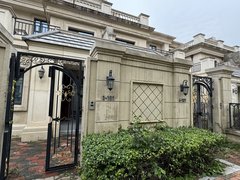 固安固安县政府新中街剑桥郡13期。四居室带地下室车库可入户出租房源真实图片