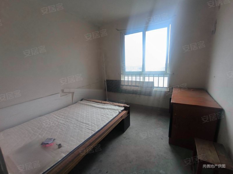 凌桥景园!三房两卫!诚心出售!看房有钥匙!