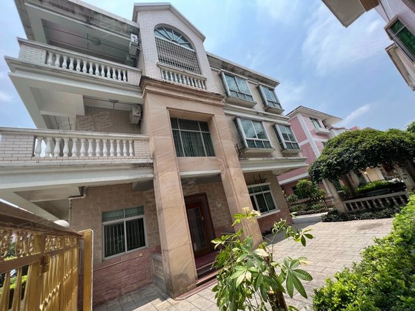 深圳龙岗横岗康乐花园(别墅)(业主刚放租)四联地铁站独栋别墅,322平8