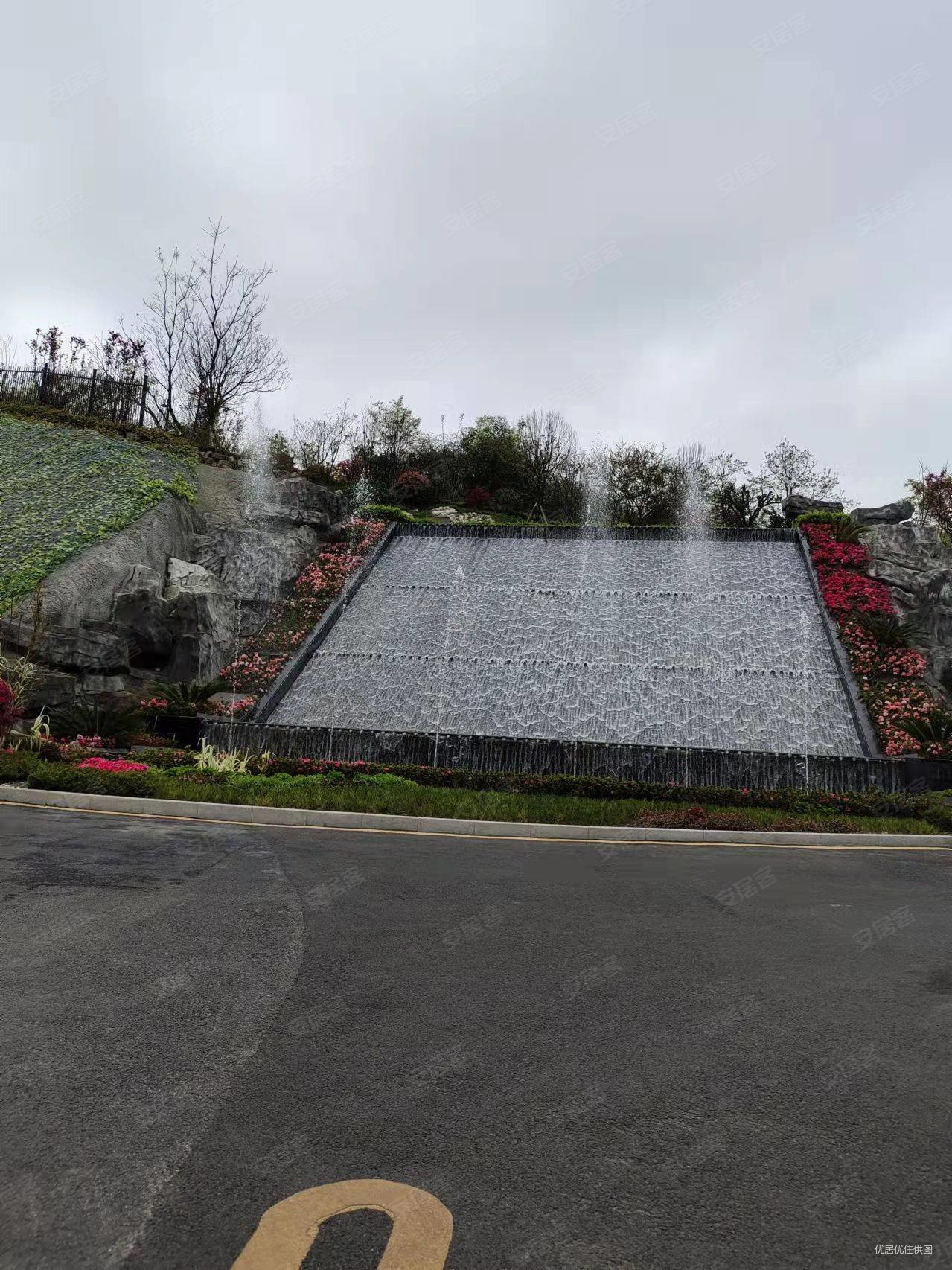 碧桂园印象花溪精装四房带地暖车位出售