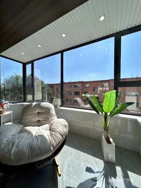 世纪广场 低容积 双卫生间 医疗配套成熟 中间好楼层 装修好,银花宾馆