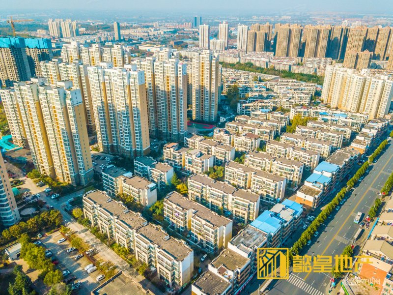 香港城3室2厅2卫133.66㎡南北76万