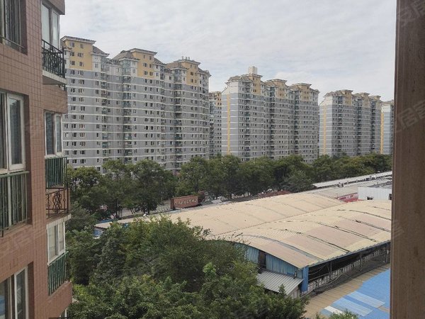 昆明官渡世纪城茗春苑官渡区世纪城四室空房中等装修合适办公,看房我