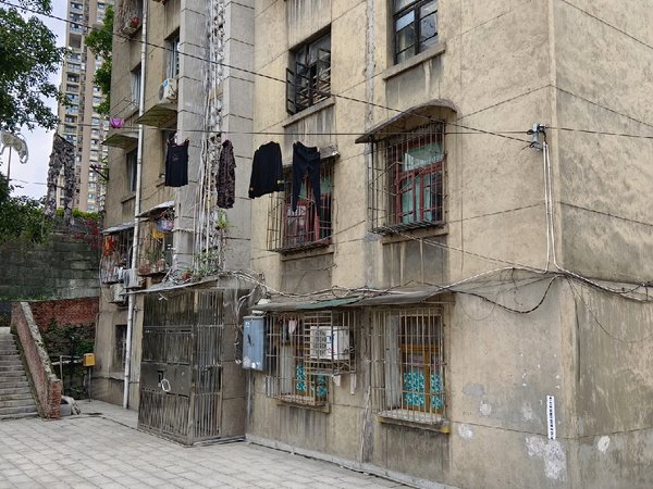 自贡自流井五星街郭家坳街顺龙坝居委会郭家坳街顺龙坝居委会 1室1厅1卫出租房源真实图片
