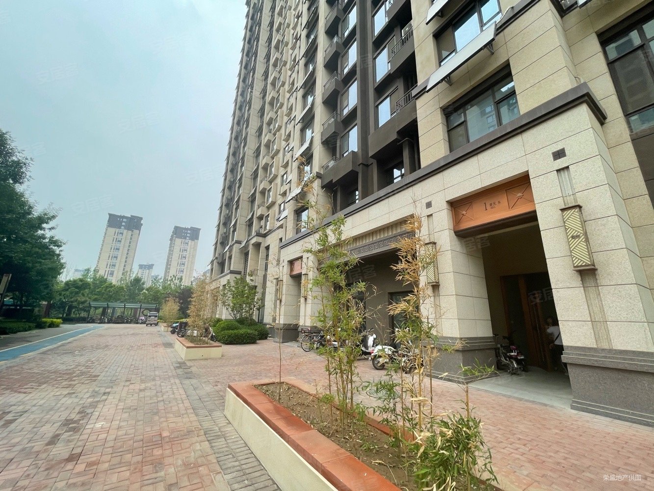 新奥上善颐园沁芳苑南区全明三居 带地下室有车位 价格可议