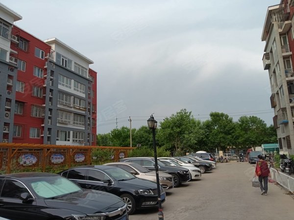 北京昌平回龙观龙跃苑(东四区)138霍营地铁口 超大落地窗 精装朝南