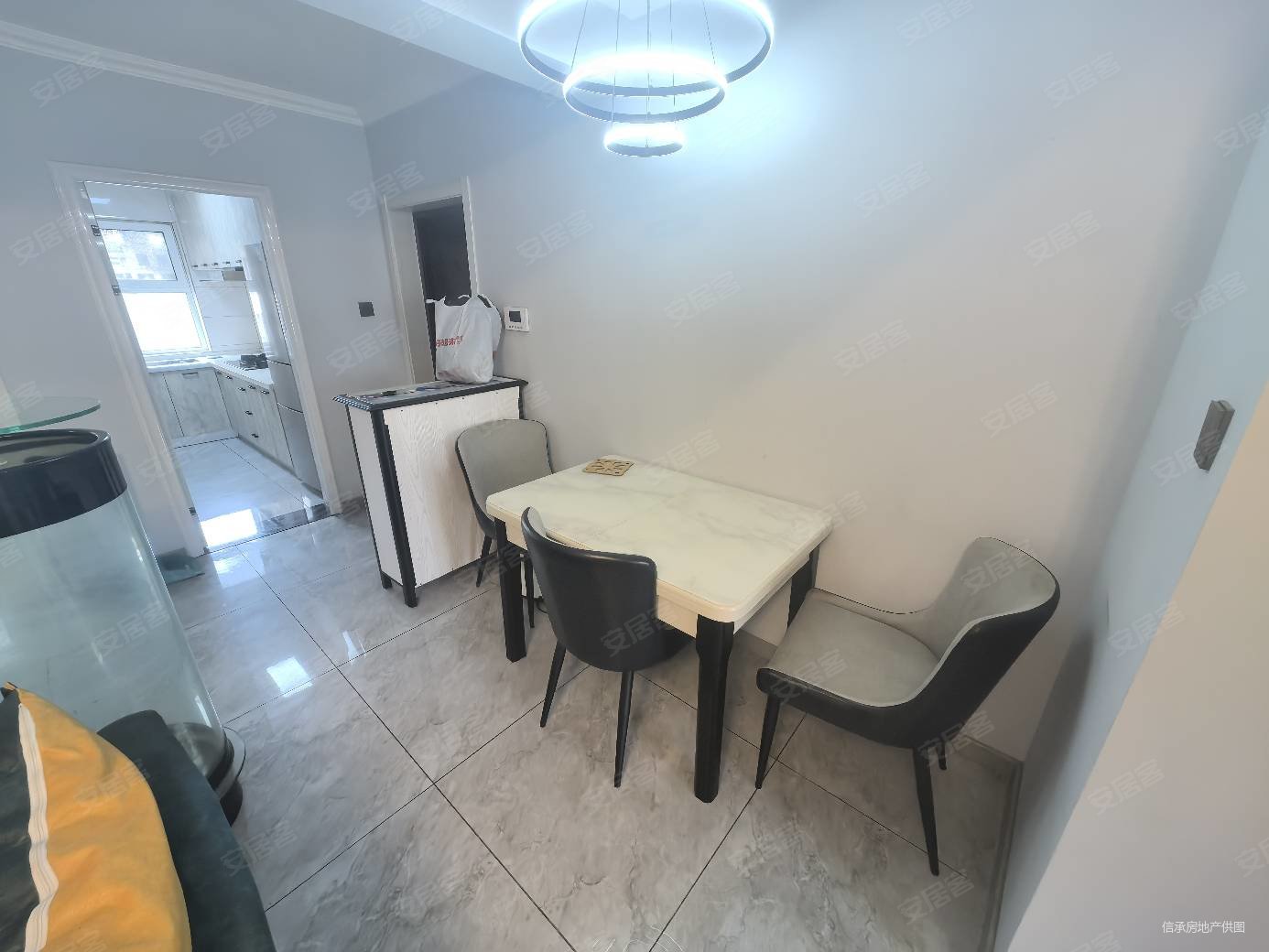 中央一品2室2厅1卫73.39㎡南北32.5万