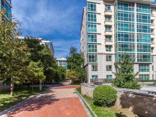 北京西城金融街西城晶华金融街西城晶华 南北通透四居室 前后看小区