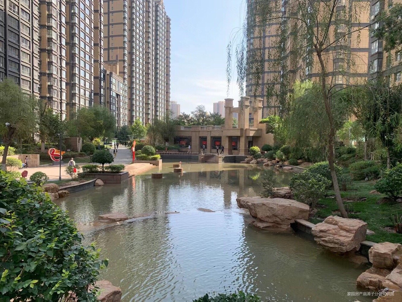 元森北新时代玫瑰园4室2厅2卫171㎡南北275万