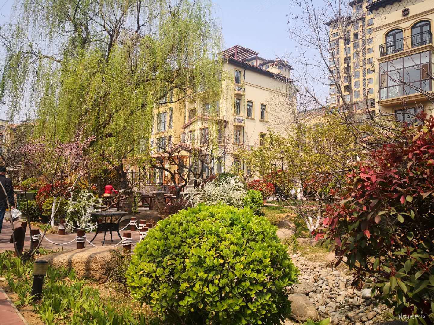 青特花溪地2期3室2厅2卫139.46㎡南北190万