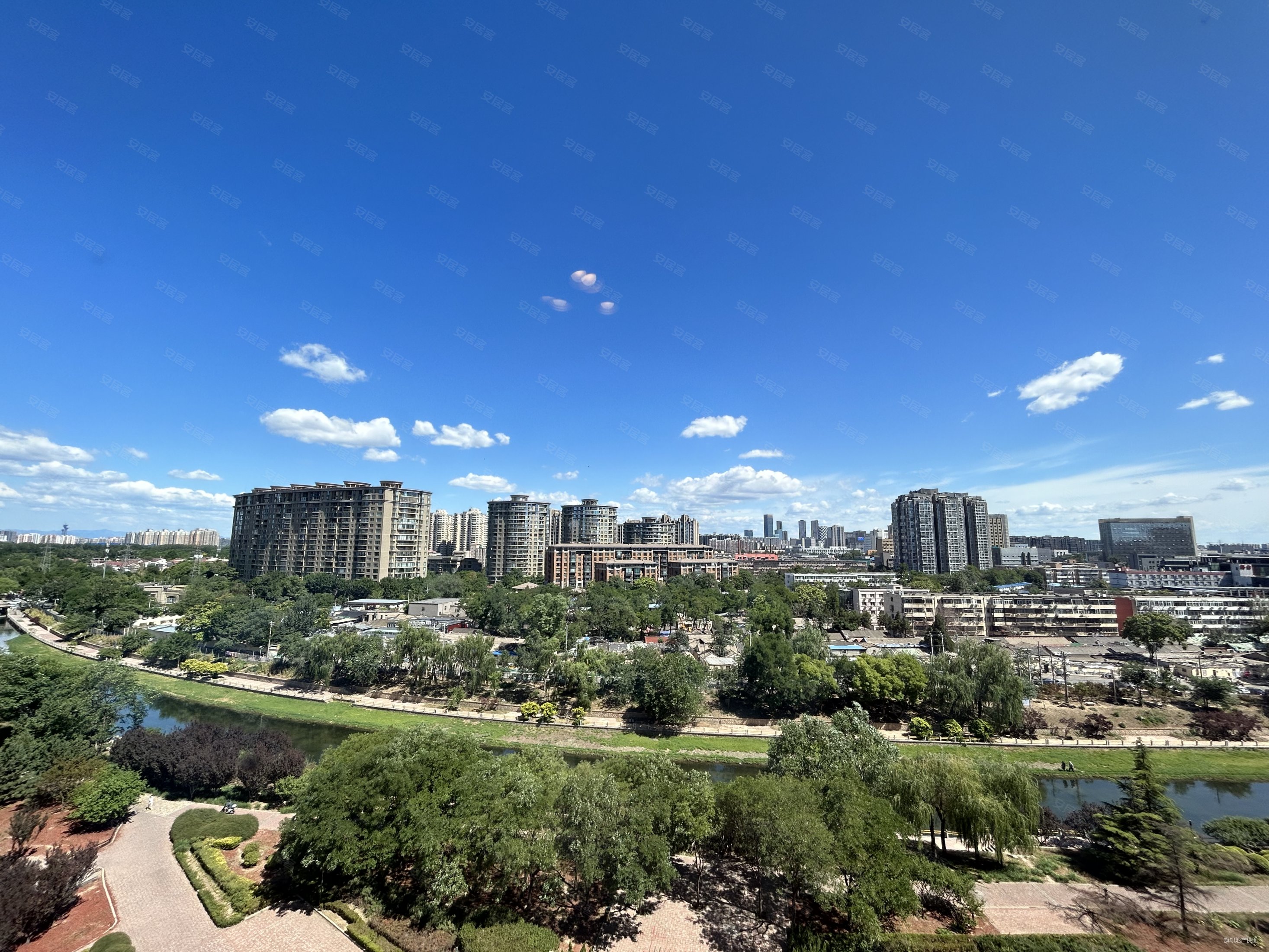 丽都水岸2室2厅2卫110㎡南北960万