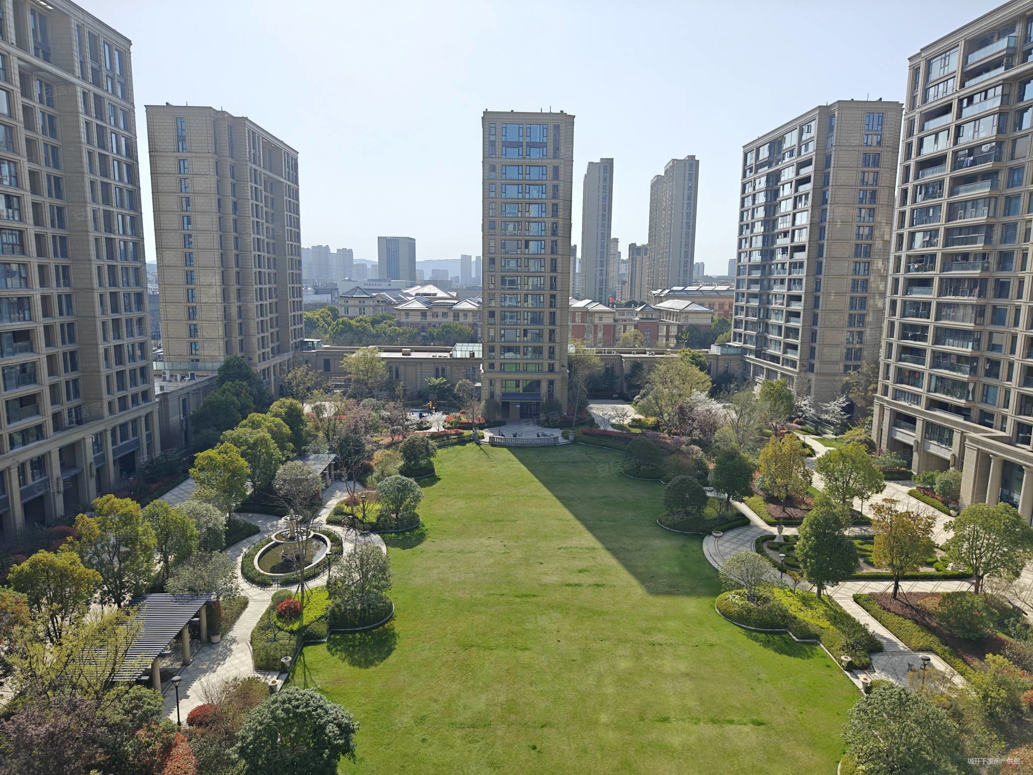 玉兰西花园(二三期)4室2厅2卫164.99㎡南北460万