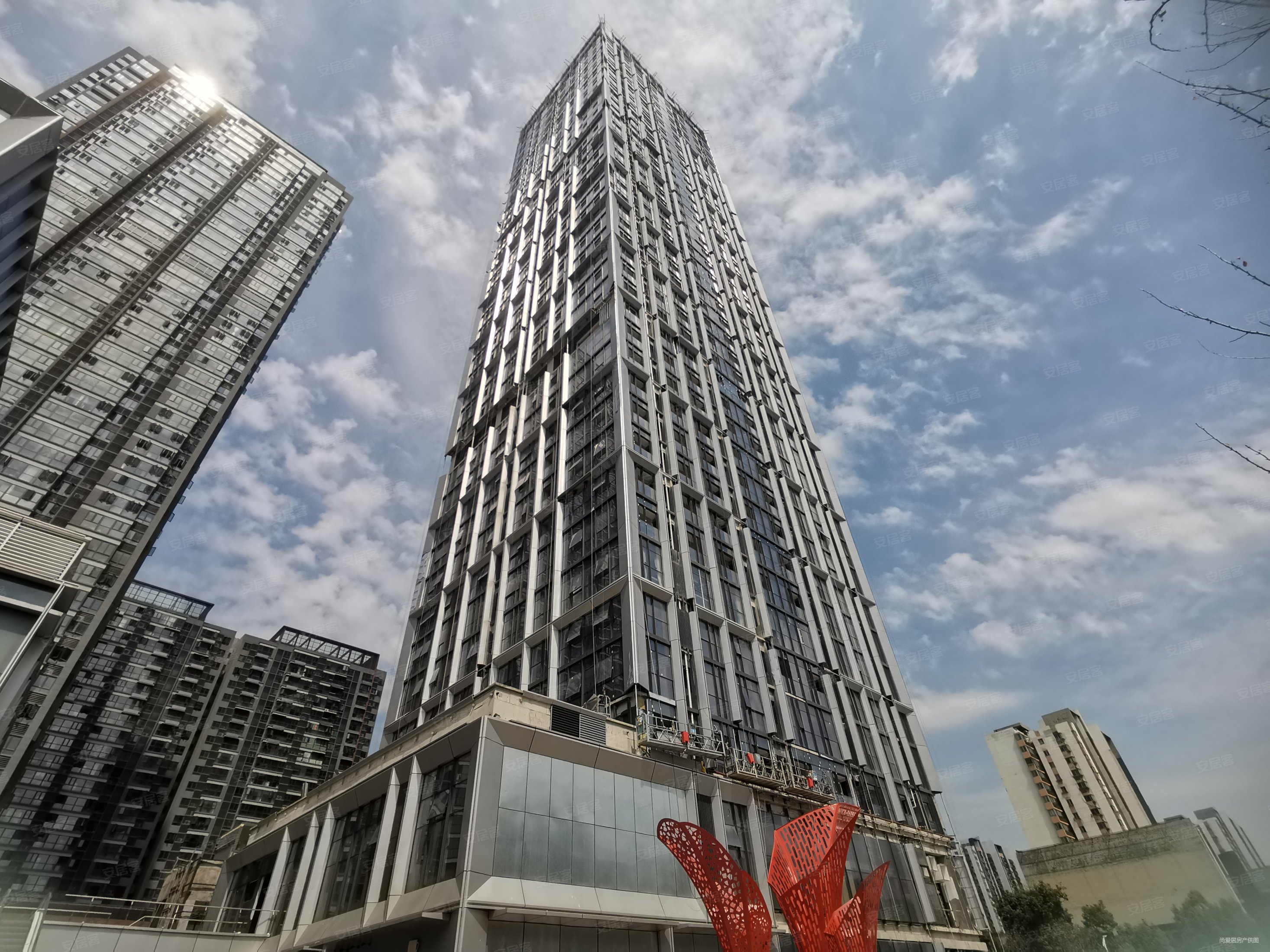 急售欧亚达云庭单价8000起地铁口现房层高5米75大学环绕