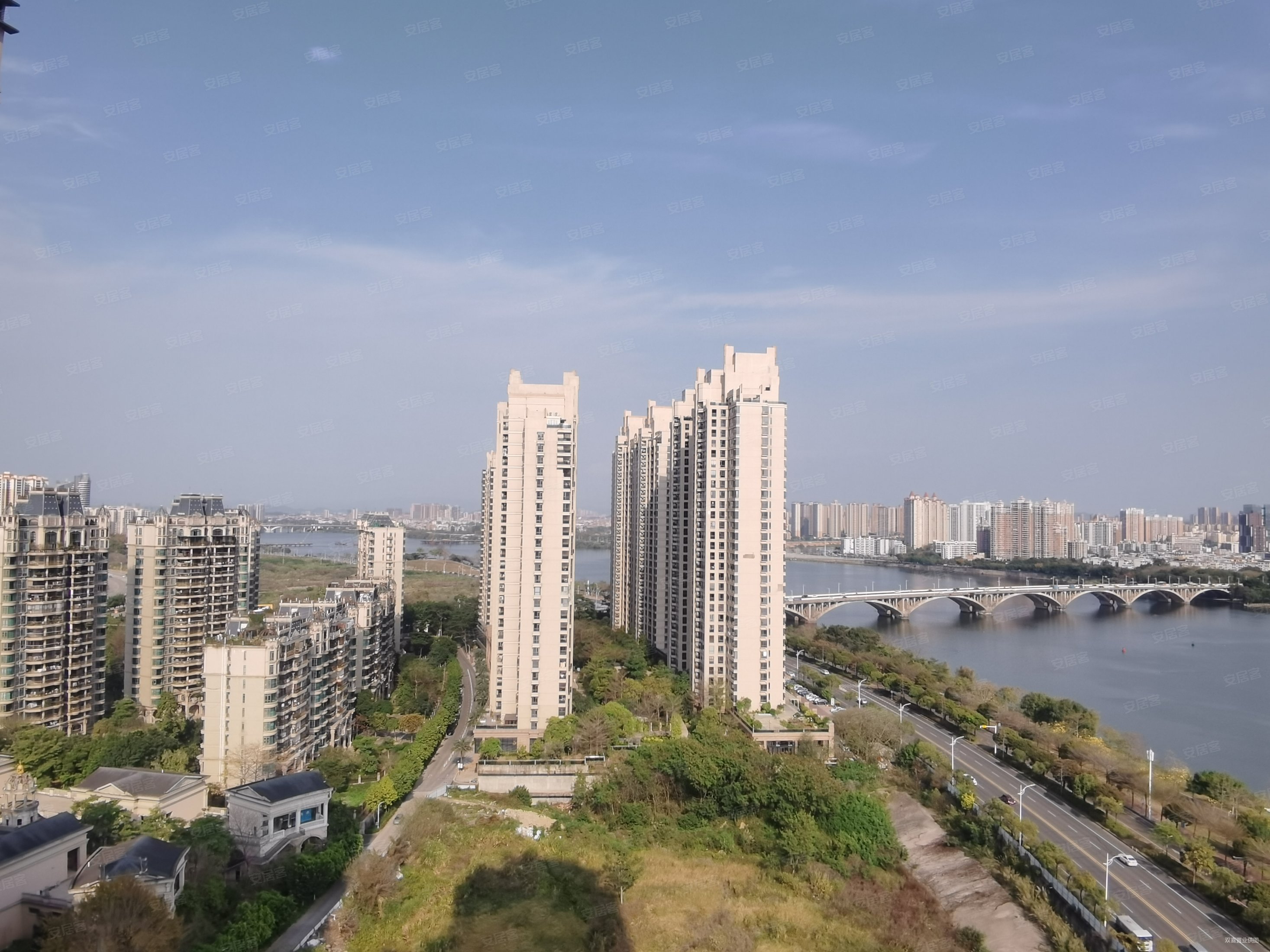 合生帝景湾5室3厅3卫285.71㎡南北470万