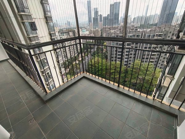 深圳福田上梅林翰岭院翰岭院新出精装三房.看房方便,随时拎包入住.