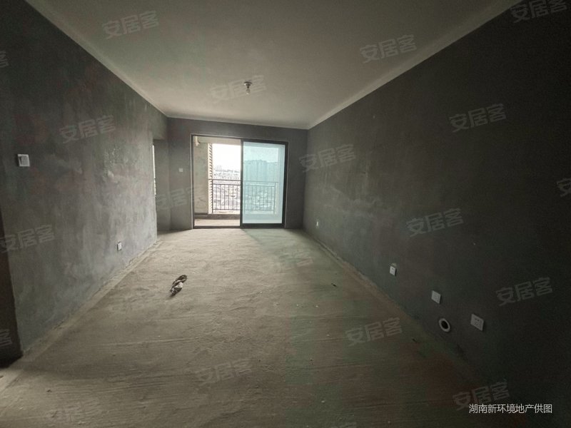 长沙房产网>长沙二手房>天心二手房>长沙理工大学二手房>卢浮原著>800