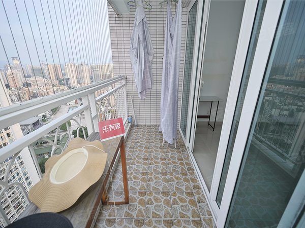 深圳福田皇岗皇庭世纪会展旁花园社区,厅出阳台,居家舒适出租房源真实