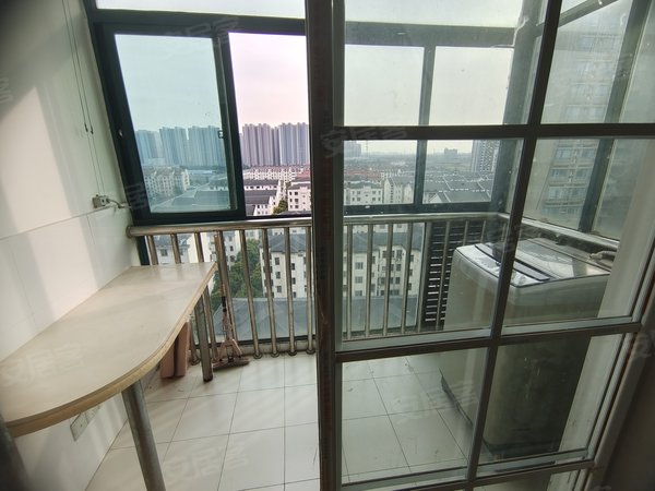 昆山玉山老城区朝阳广场朝阳广场 2室2厅1卫 配套齐全 电梯房 精装修