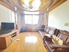 苏州常熟市区出租 虞文小学附近 简装三室一卫 家电齐全出租房源真实图片