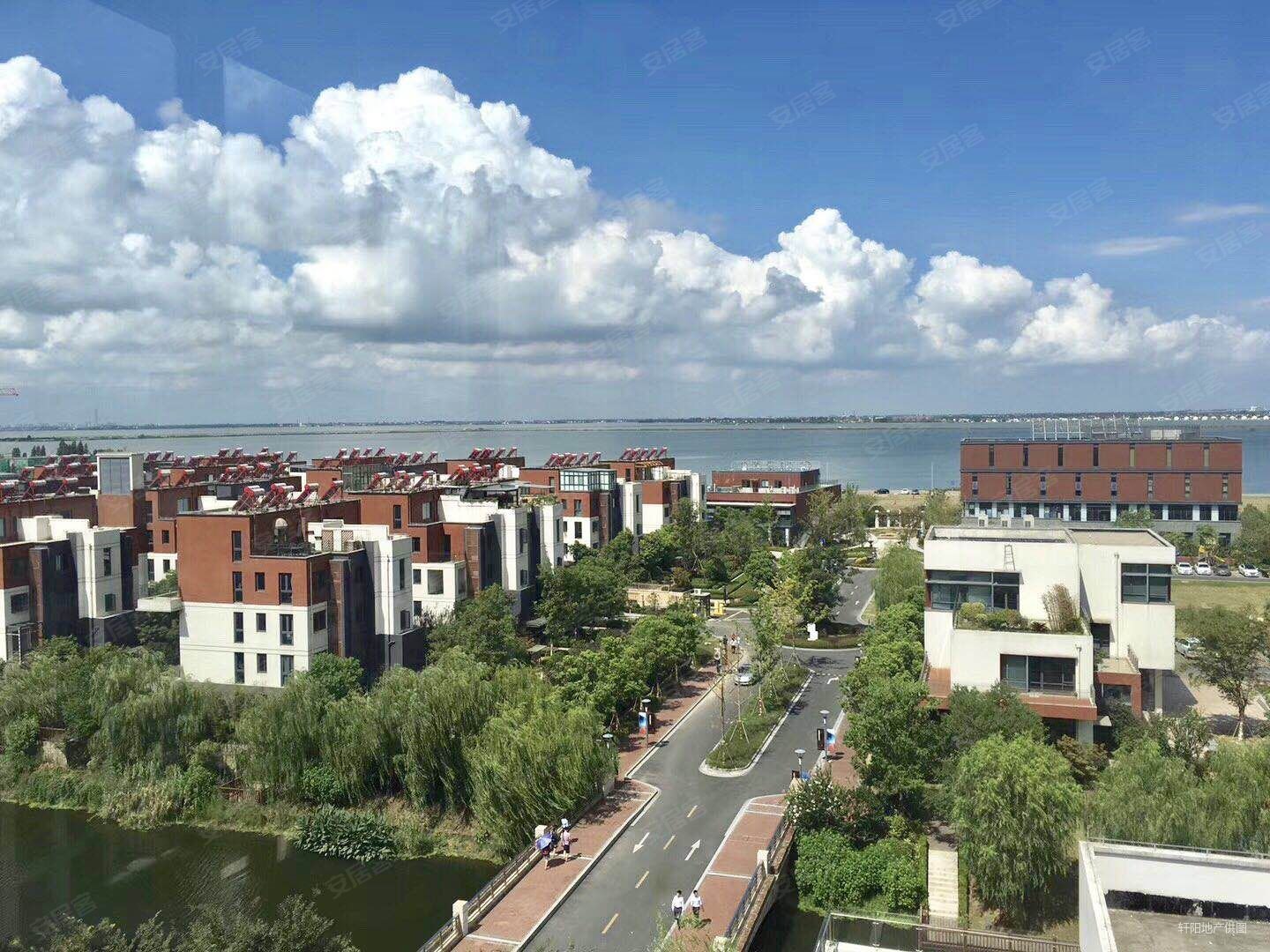 鹿鸣九里湖景叠加别墅 3房 南花园50平 南北双阳台 户型好