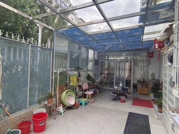 楚雄楚雄市开发区永盛花园永盛花园4房 精装1700元月出租房源真实图片